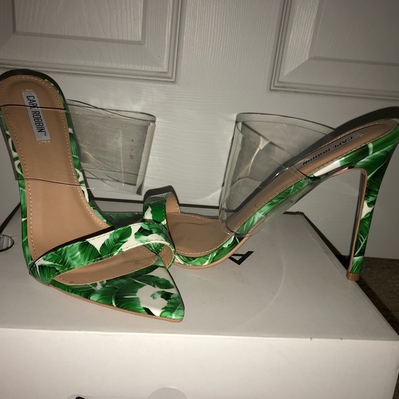 Cape Robbin Mules - Picture 2 of 4